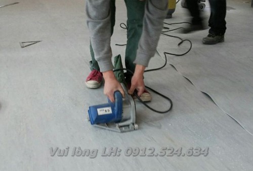 M&aacute;y tạo r&atilde;nh h&agrave;n s&agrave;n nhựa tự động