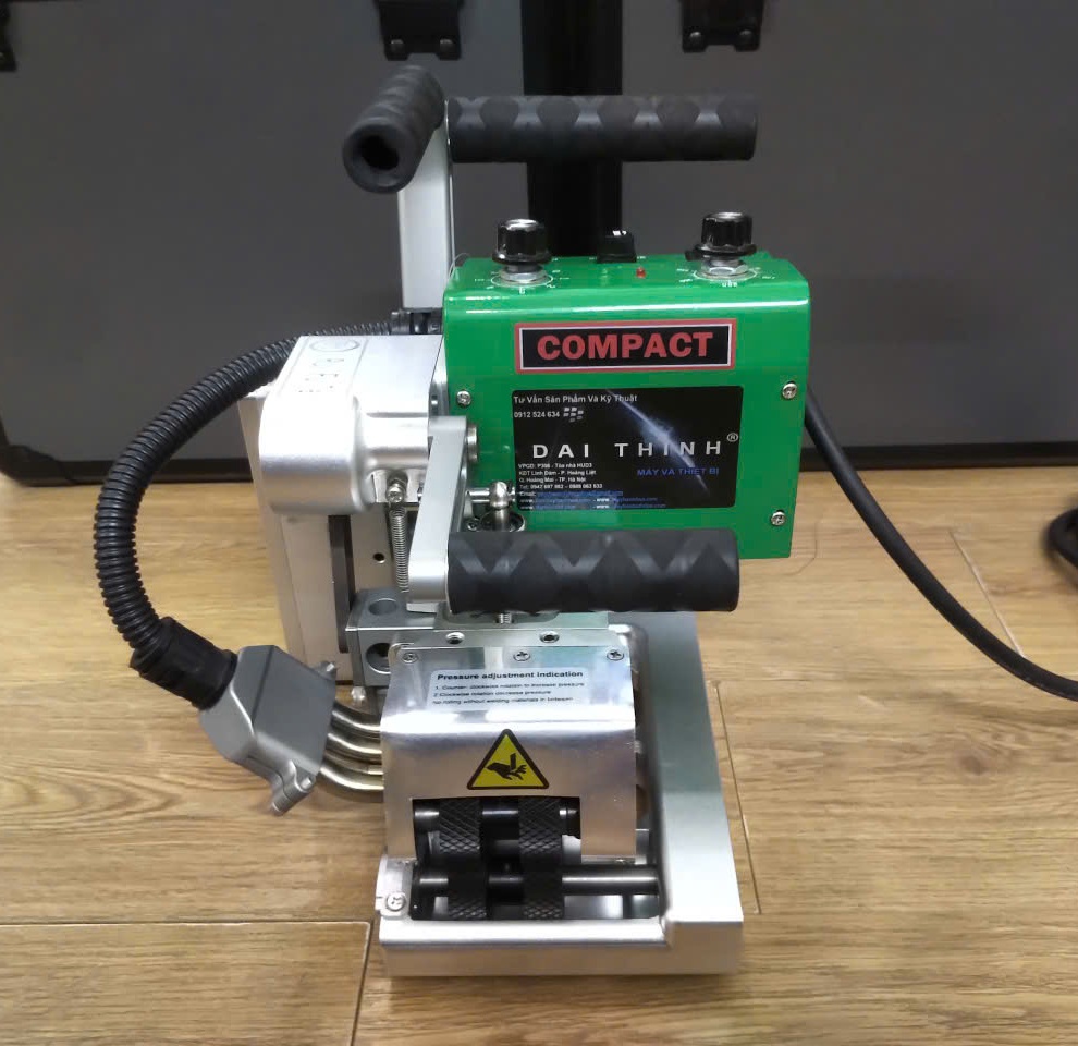 Máy hàn bạt nhựa dày bền khỏe, thiết kế nhỏ gọn RFT110