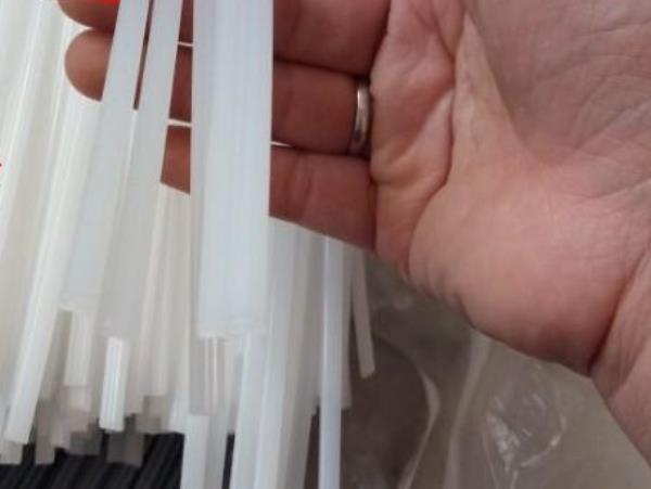 Que h&agrave;n nhựa HDPE m&agrave;u trắng